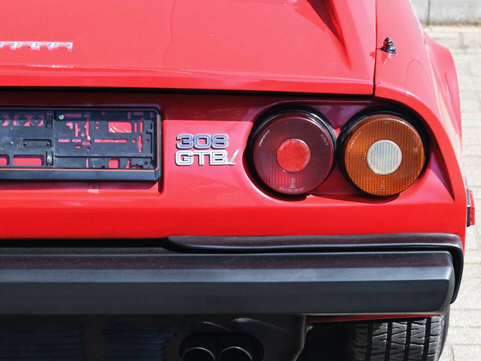 Image 36/61 of Ferrari 308 GTBi (1982)