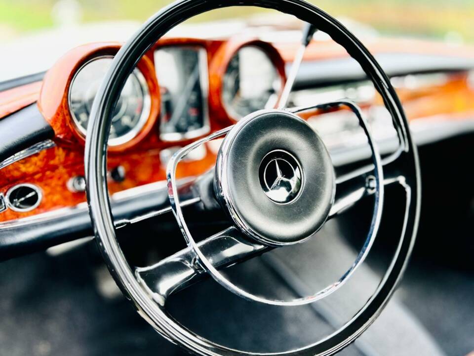 Imagen 10/20 de Mercedes-Benz 300 SE (1963)