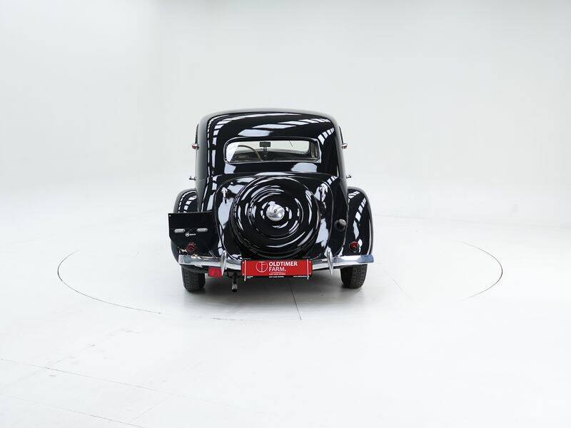 Immagine 4/15 di Citroën Traction Avant 11 BL (1947)