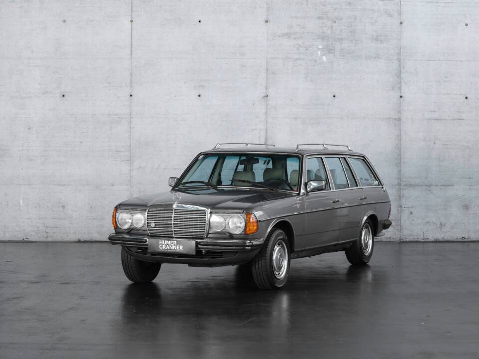 Image 1/49 of Mercedes-Benz 230 TE (1981)