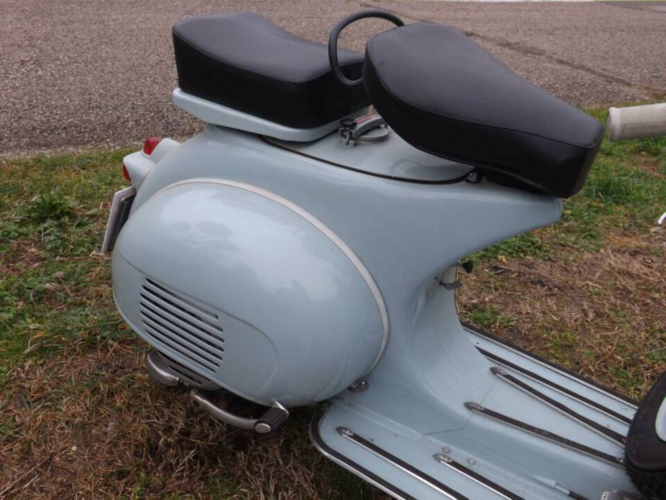 Image 42/50 of Piaggio Vespa 125 (1961)