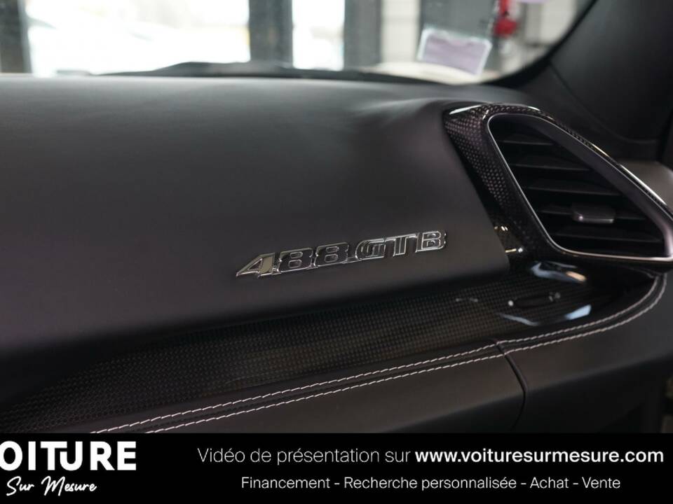 Image 29/50 of Ferrari 488 GTB (2015)