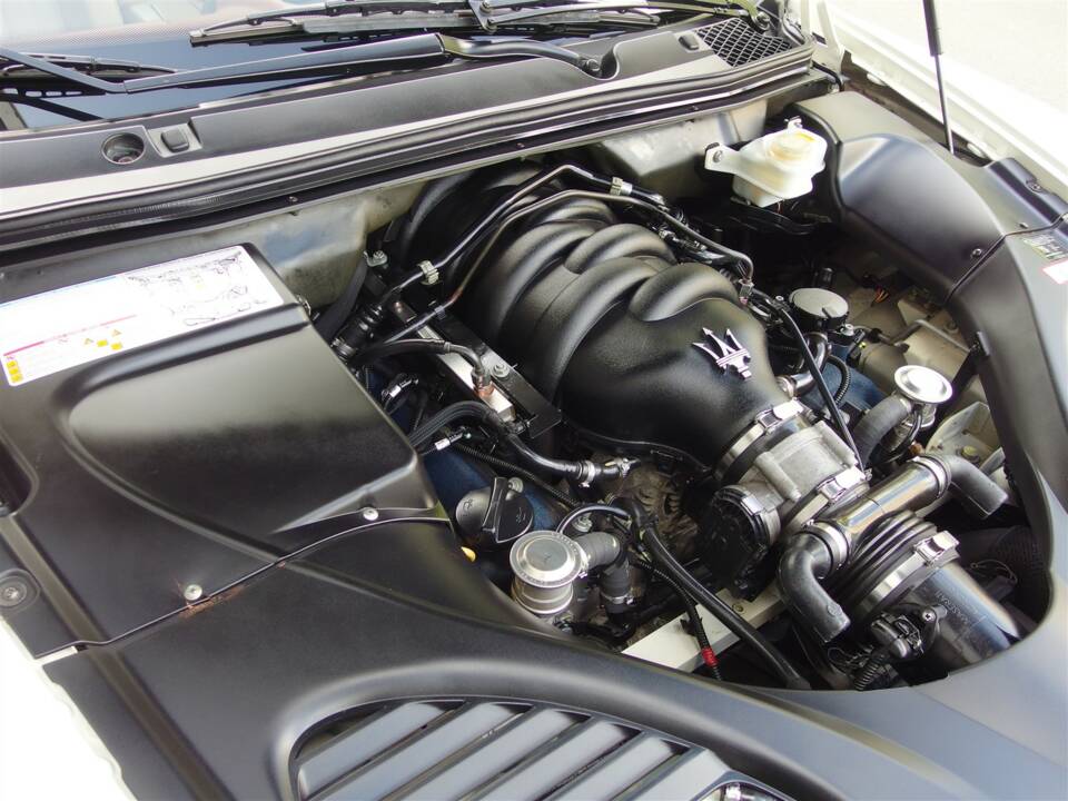 Immagine 85/100 di Maserati Quattroporte 4.2 (2007)