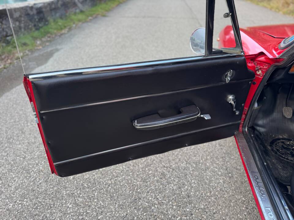 Immagine 28/48 di Alfa Romeo Giulia GT 1300 Junior (1972)