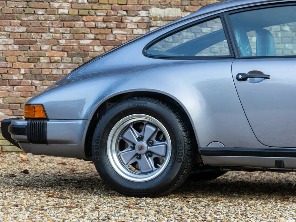 Immagine 48/50 di Porsche 911 Carrera 3.2 "25 years 911" (1988)