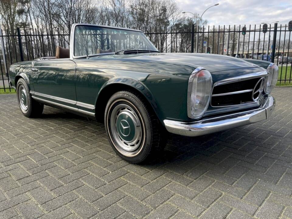 Image 8/37 of Mercedes-Benz 280 SL (1970)