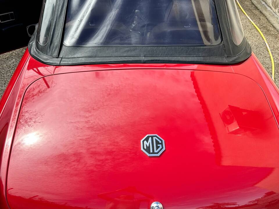 Immagine 52/66 di MG MGB (1977)
