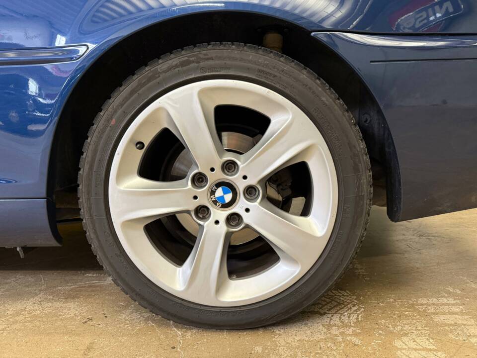 Image 13/22 of BMW 318Ci (2005)