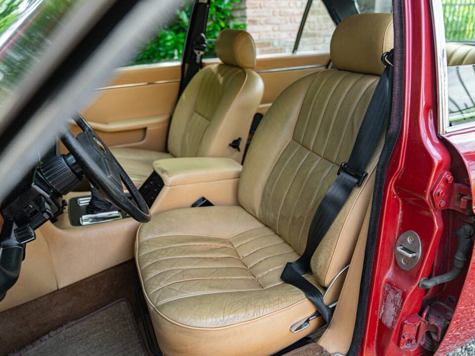 Bild 33/50 von Jaguar XJ 6 4.2 (1981)