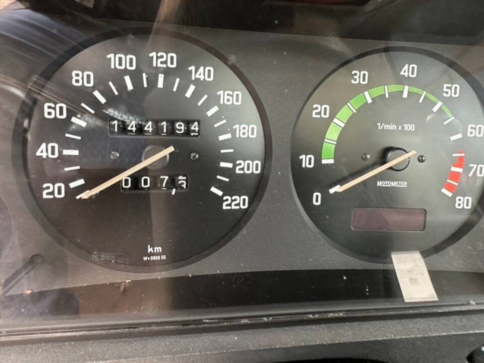 Image 8/9 of BMW 320 (1981)