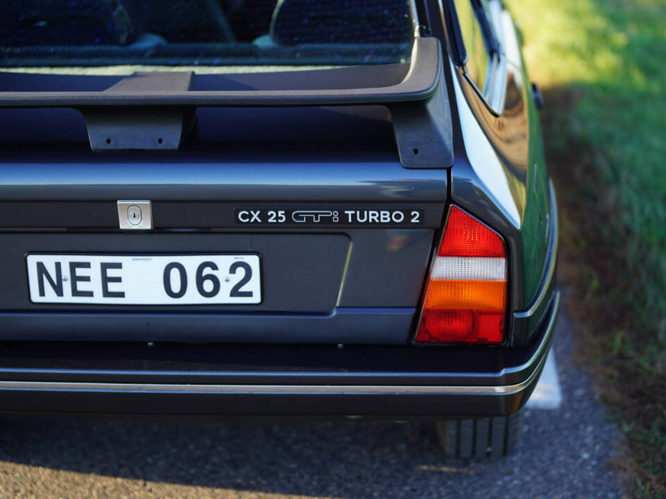 Image 26/34 of Citroën CX 25 GTI Turbo 2 (1988)