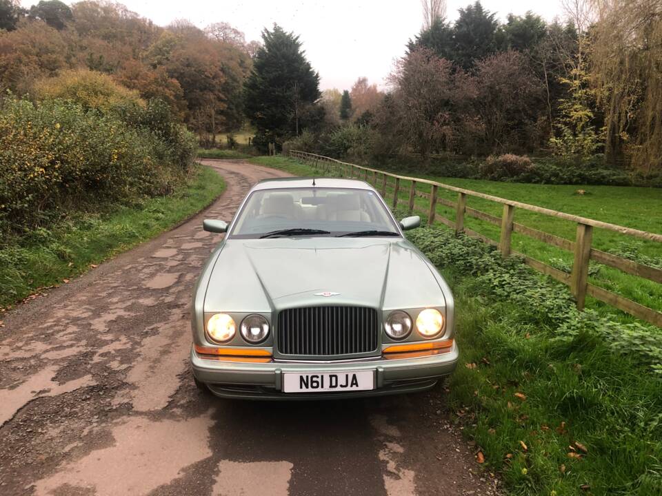 Image 16/22 of Bentley Continental R (1995)
