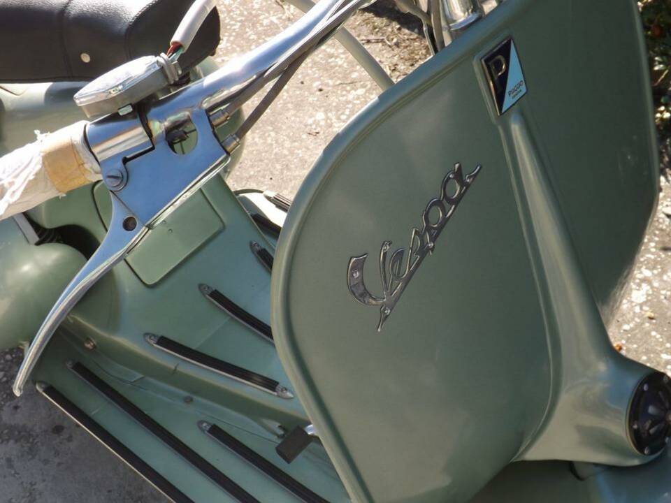 Immagine 30/44 di Piaggio Vespa 125 (1951)