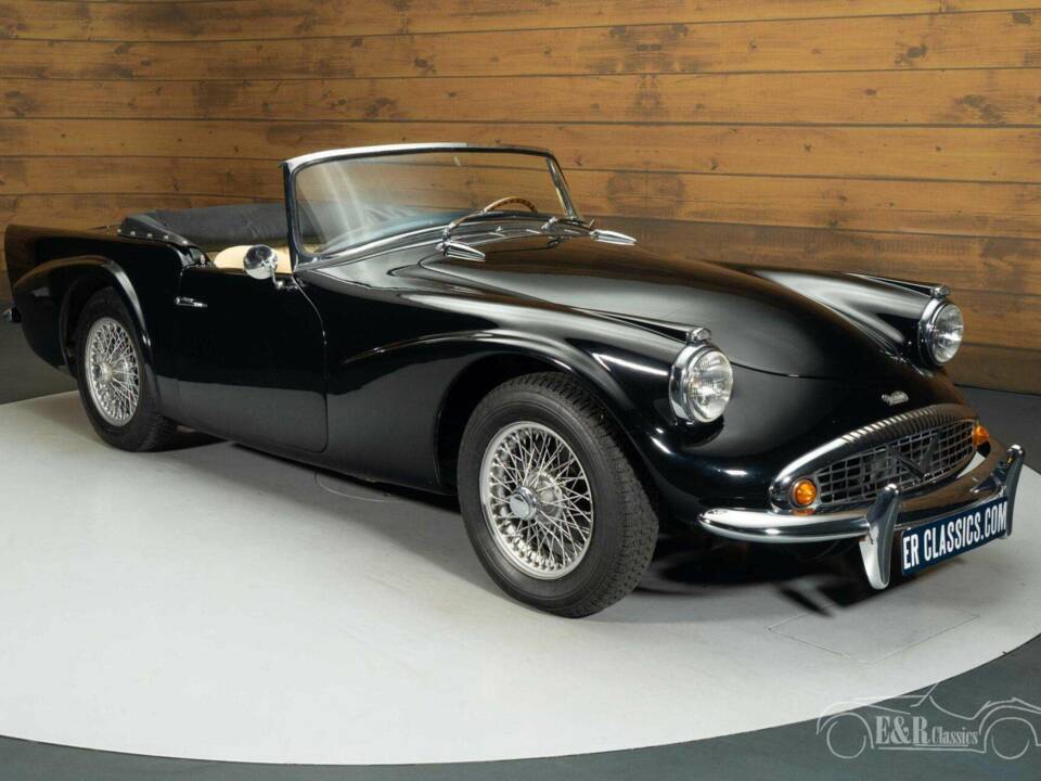 Image 17/19 of Daimler SP 250 (1961)