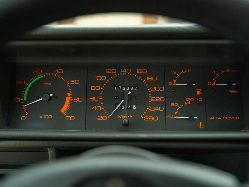 Immagine 42/50 di Alfa Romeo 75 3.0 V6 America (1987)