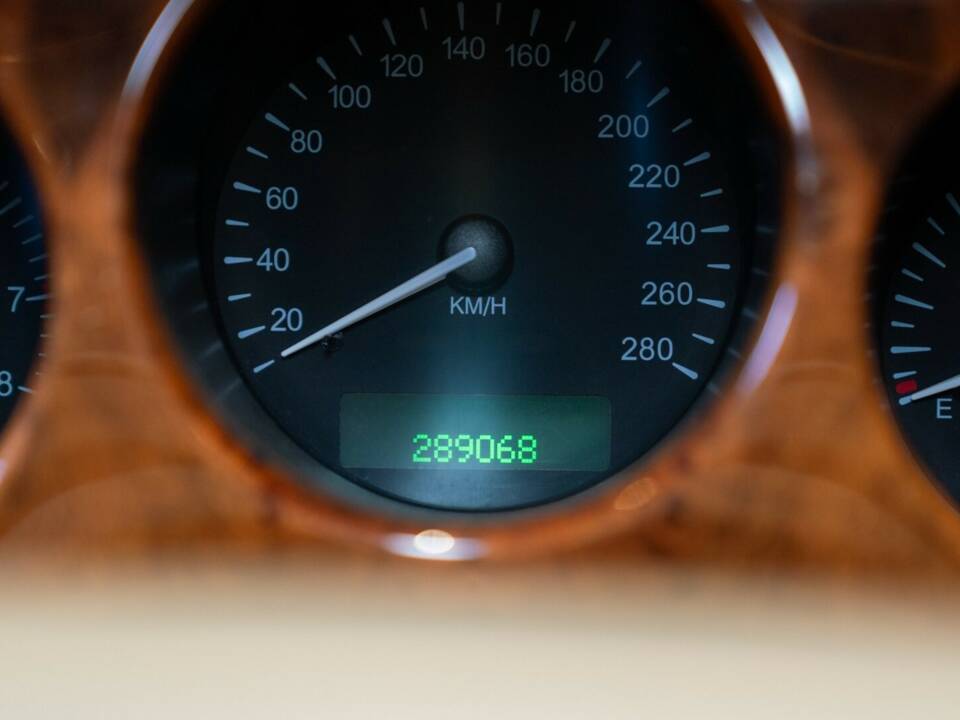 Bild 43/50 von Daimler Super V8 (1997)