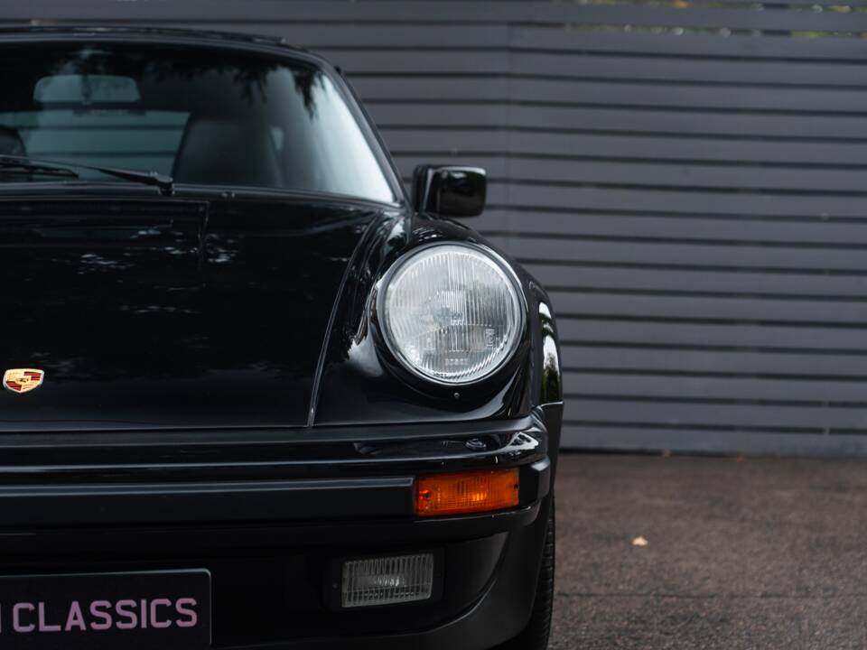 Image 16/67 of Porsche 911 Turbo 3.3 (1987)