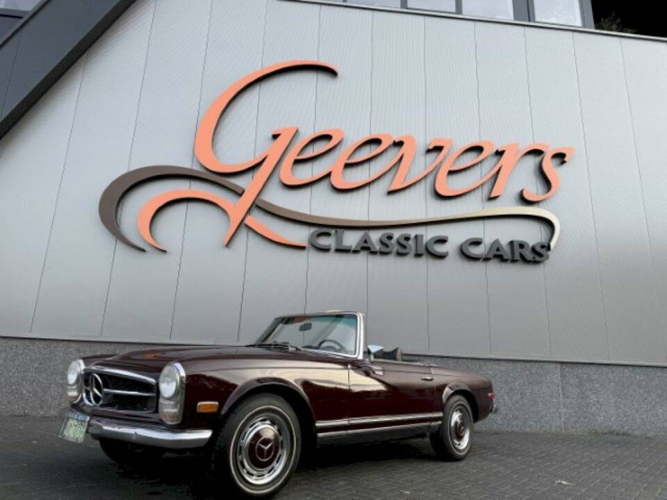 Image 13/36 de Mercedes-Benz 280 SL (1969)