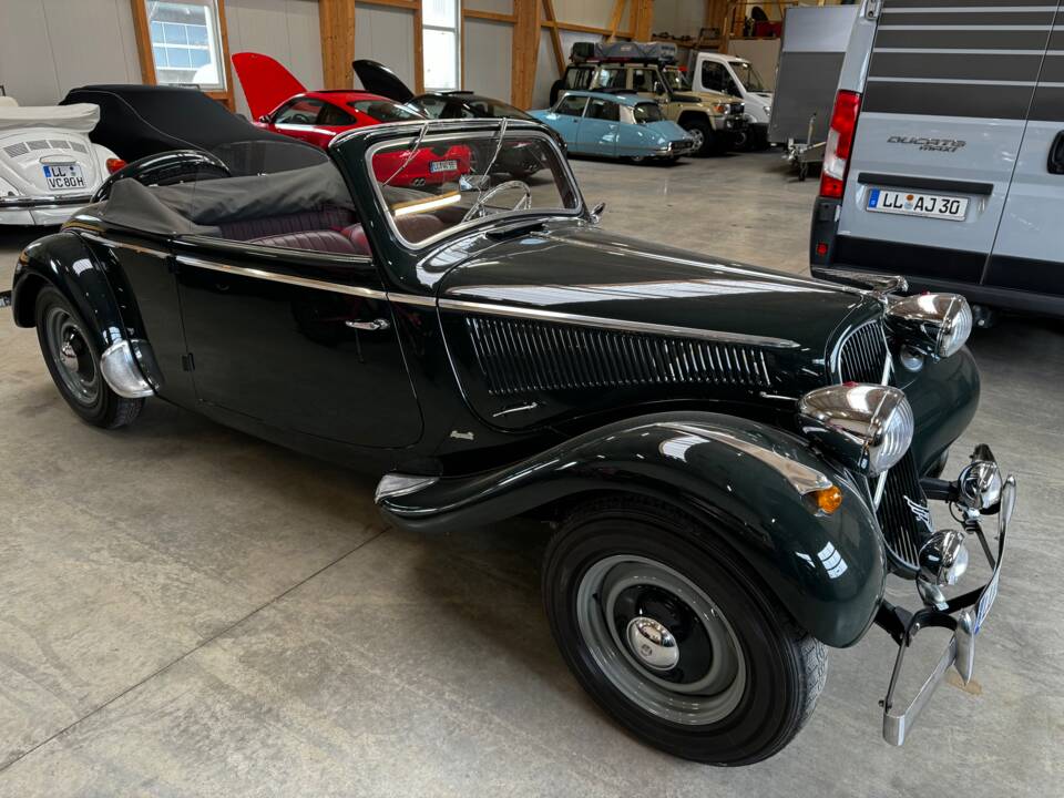 Image 13/40 de Citroën Traction Avant 11 BL (1951)