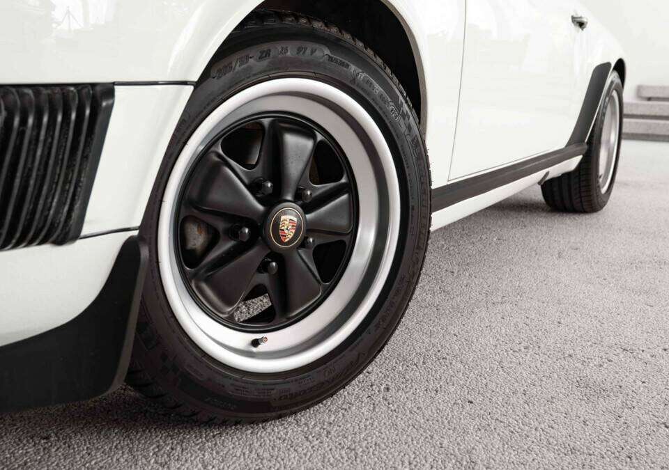 Bild 17/30 von Porsche 911 Carrera 3.2 (1987)