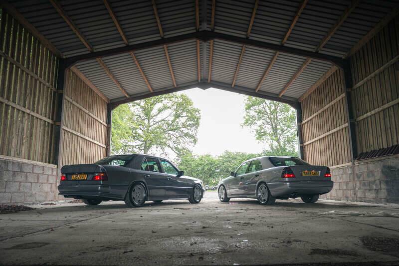 Image 43/43 of Mercedes-Benz 300 CE 3.2 AMG (1990)