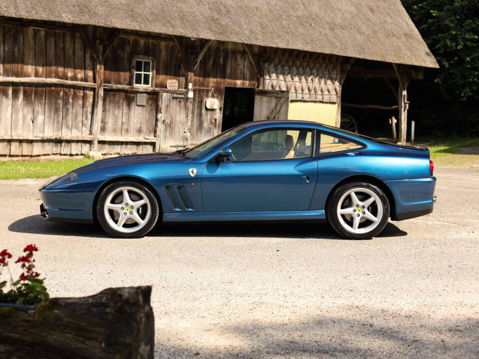 Image 4/72 de Ferrari 550 Maranello (1997)