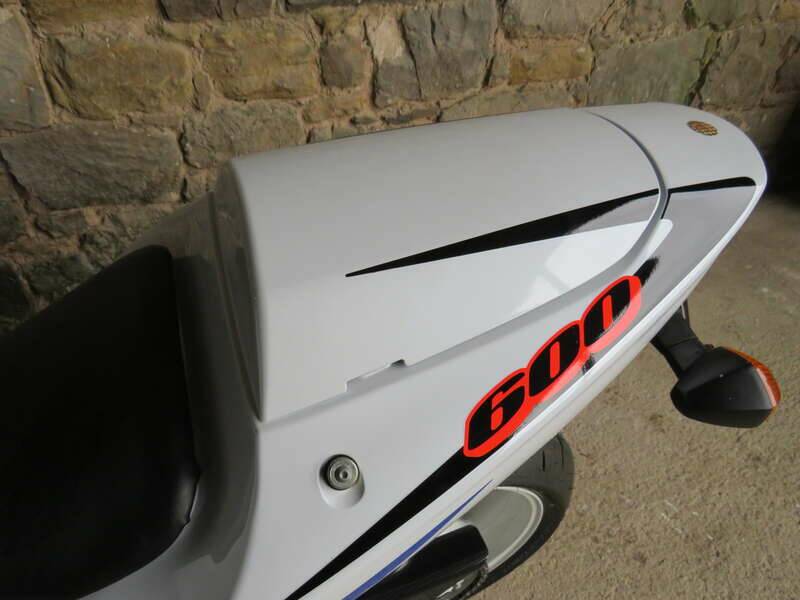 Bild 20/37 von Suzuki DUMMY (2002)