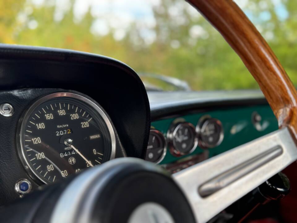 Immagine 32/33 di Alfa Romeo 1600 Duetto (1968)