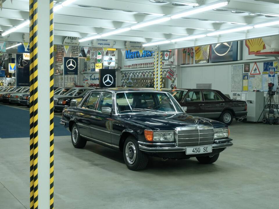 Image 15/50 de Mercedes-Benz 450 SE (1973)