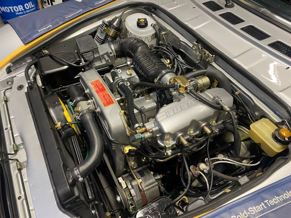 Image 20/32 of FIAT 124 Pininfarina Spidereuropa (1985)