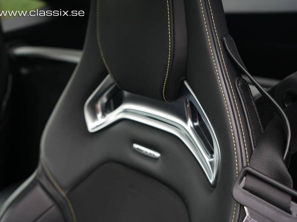 Image 18/23 of Mercedes-AMG GT-S (2015)