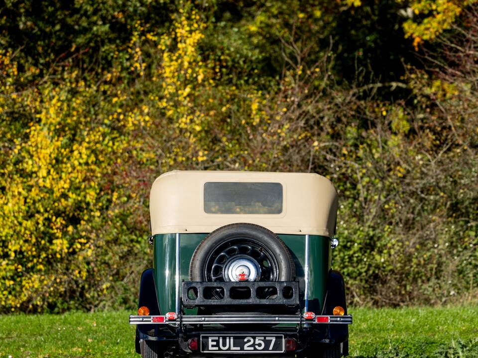 Image 15/50 of Morris Eight (1937)