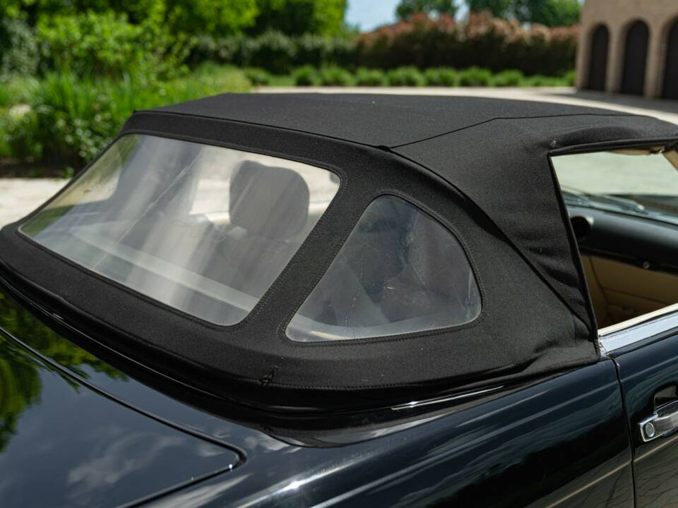 Image 20/50 of Mercedes-Benz 300 SL (1986)