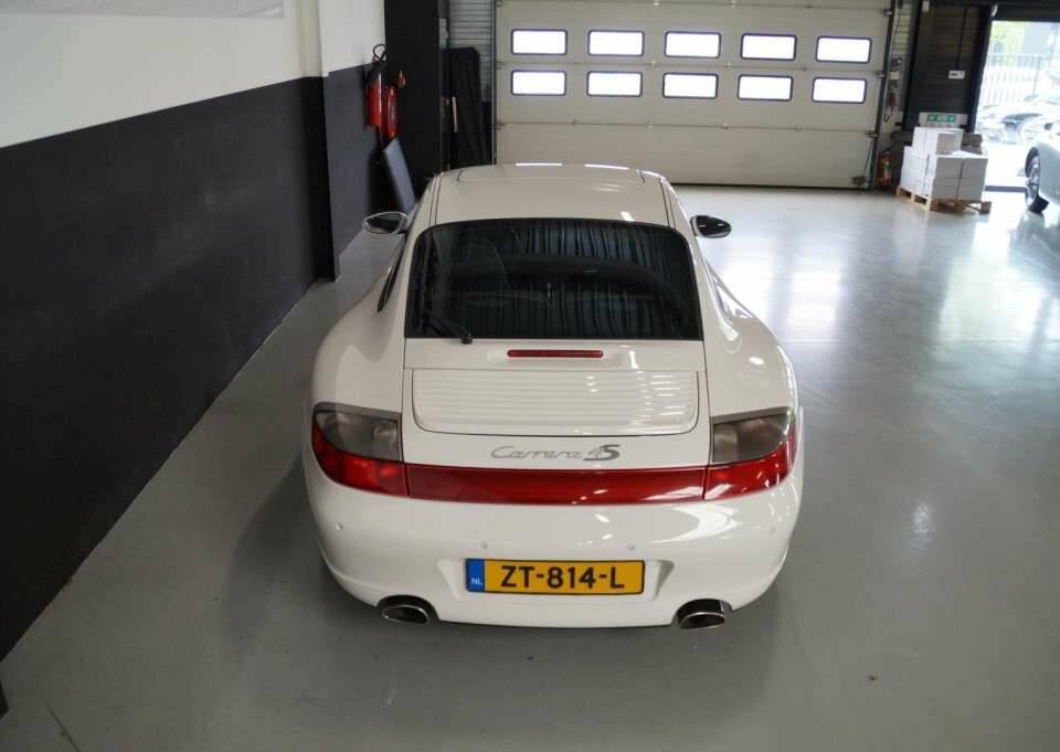 Imagen 46/50 de Porsche 911 Carrera 4 (2002)