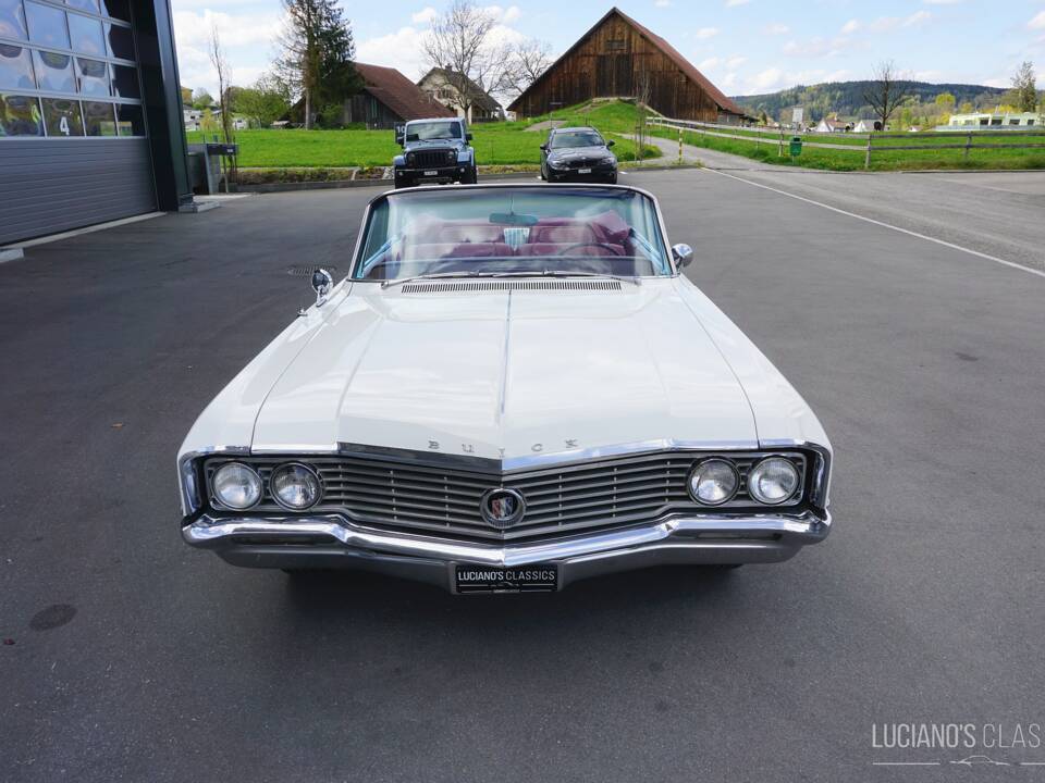 Imagen 10/52 de Buick Electra 225 Custom Convertible (1964)