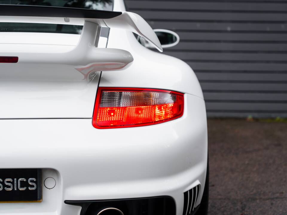 Bild 12/52 von Porsche 911 GT2 (2008)