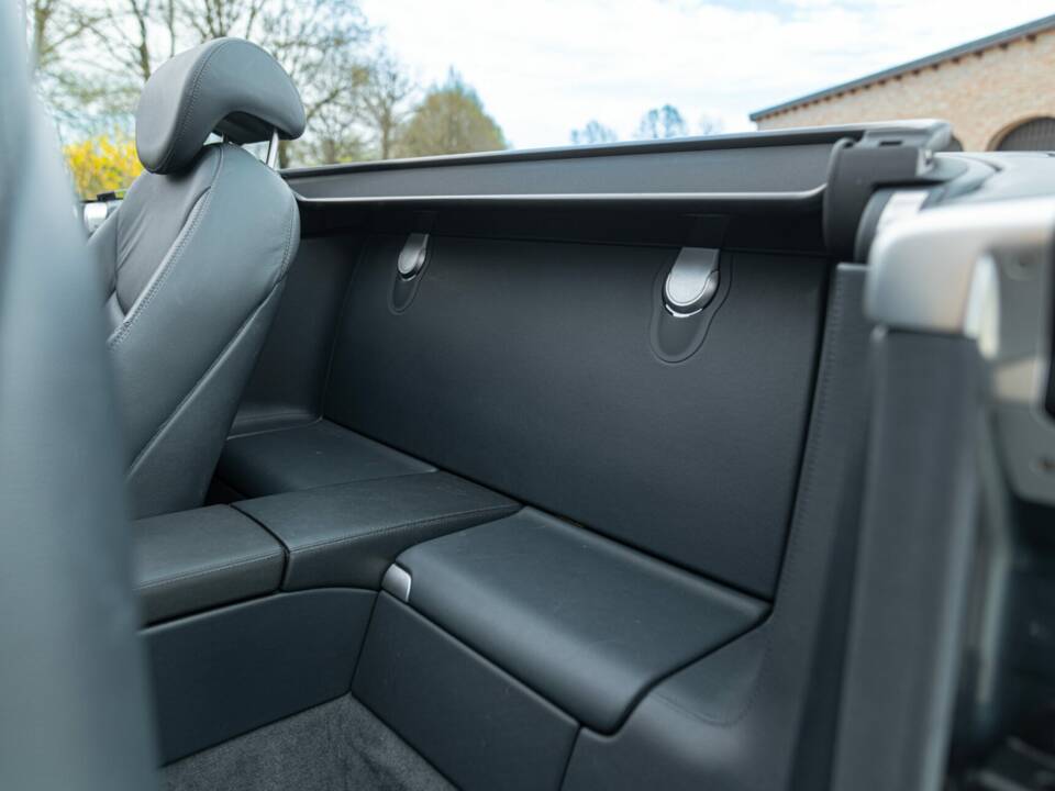 Image 38/50 of Mercedes-Benz SL 500 (2001)