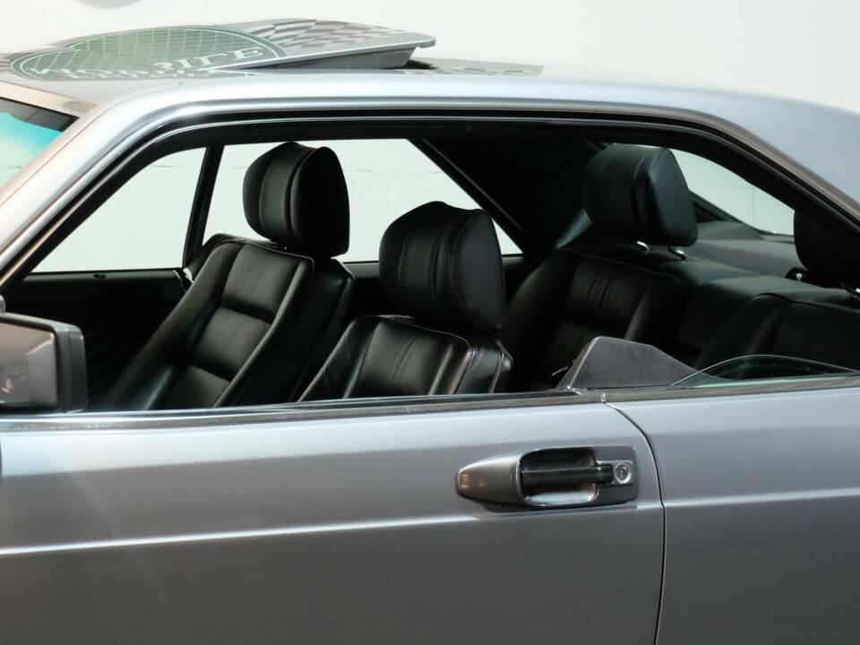 Image 18/34 of Mercedes-Benz 500 SEC (1991)