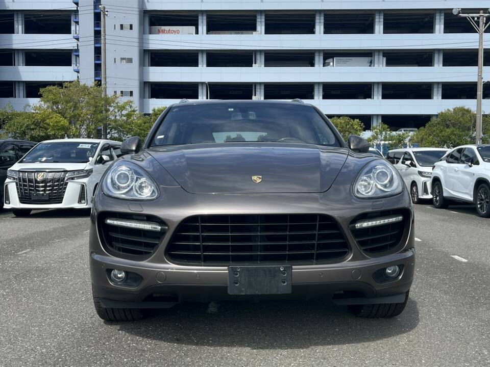 Image 2/51 de Porsche Cayenne Turbo (2011)