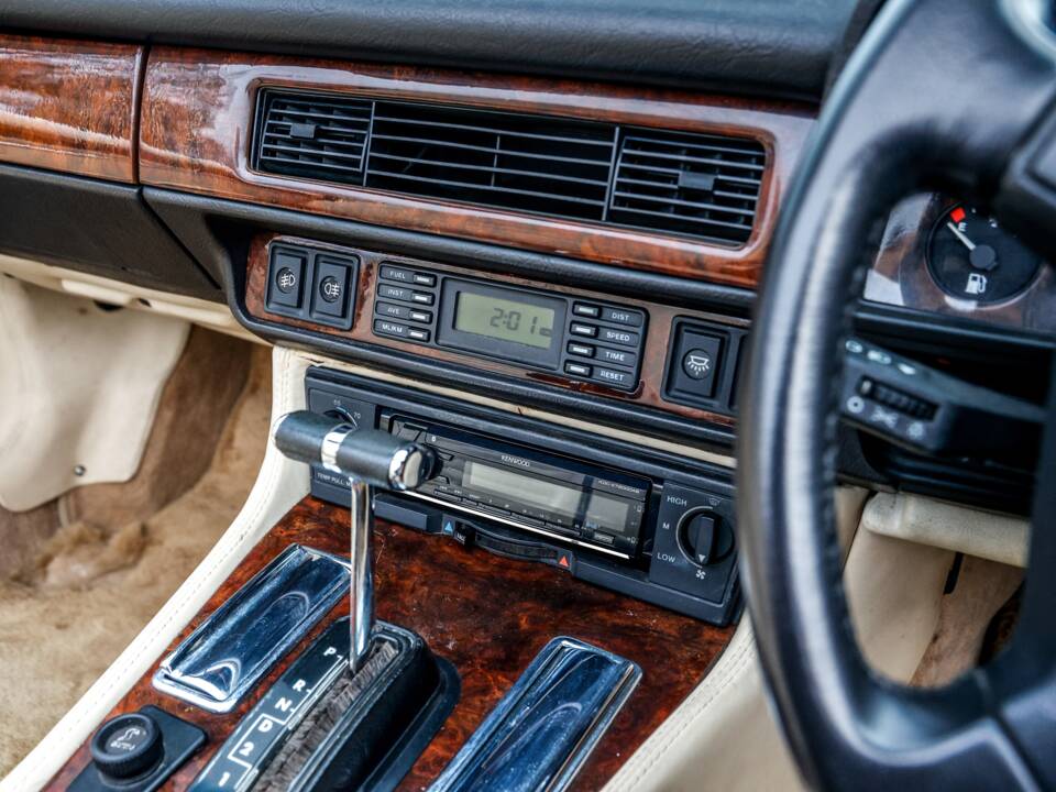 Image 43/45 of Jaguar XJS 5.3 V12 (1993)