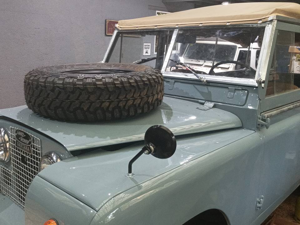Bild 25/37 von Land Rover 109 (1978)
