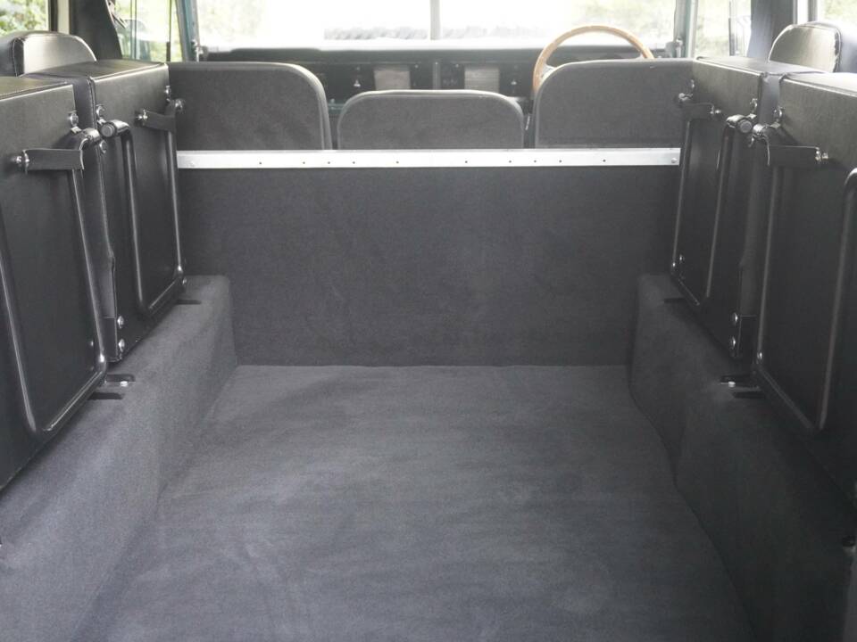 Bild 11/15 von Land Rover 88 (1982)