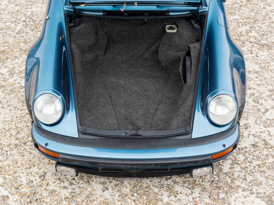 Image 29/34 of Porsche 911 Turbo 3.3 (1978)