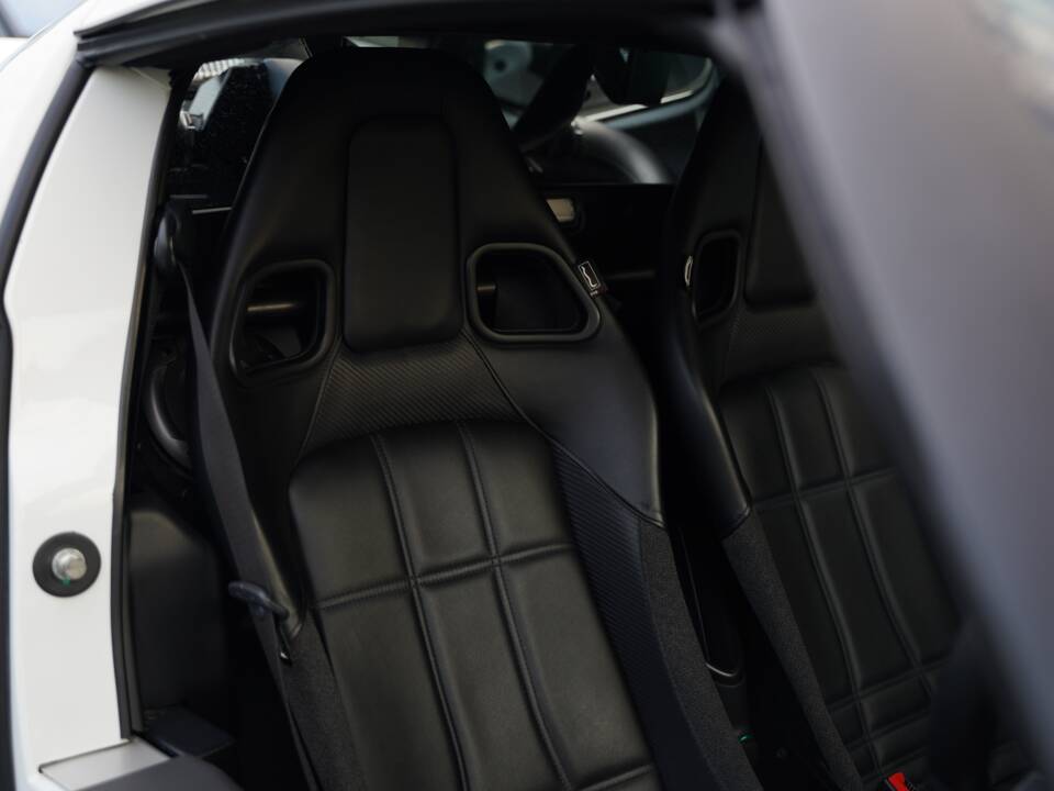 Image 17/50 of Lotus Exige S 240 (2010)