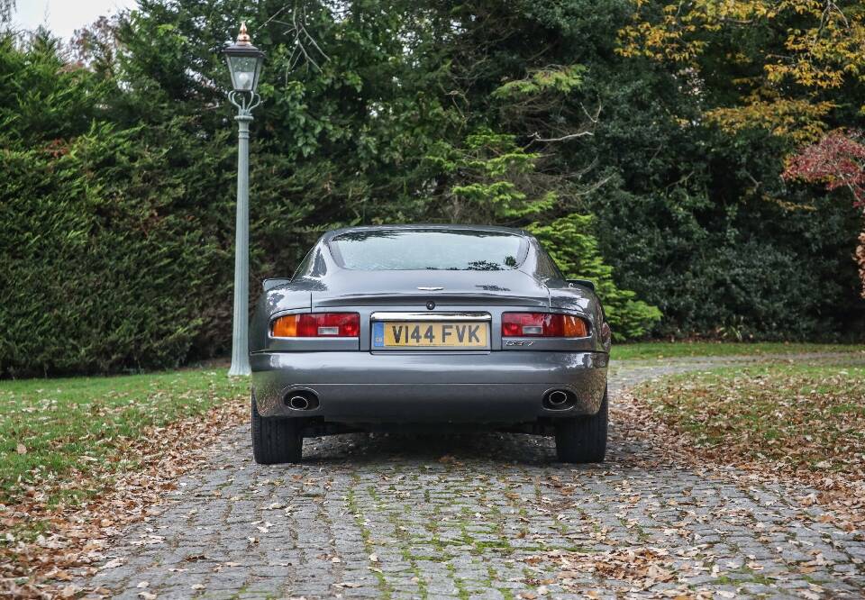 Image 8/34 of Aston Martin DB 7 (1999)