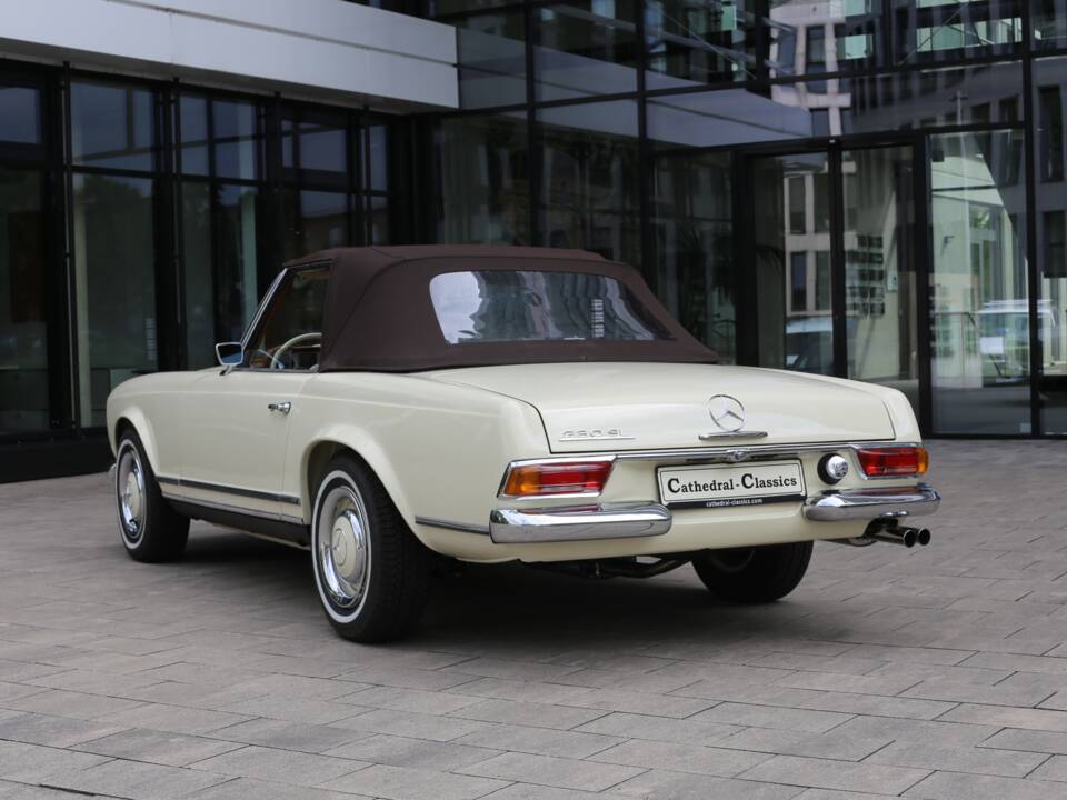Imagen 46/50 de Mercedes-Benz 230 SL (1965)