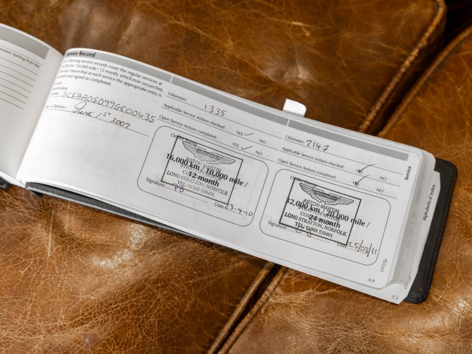 Image 67/77 of Aston Martin DBS (2009)