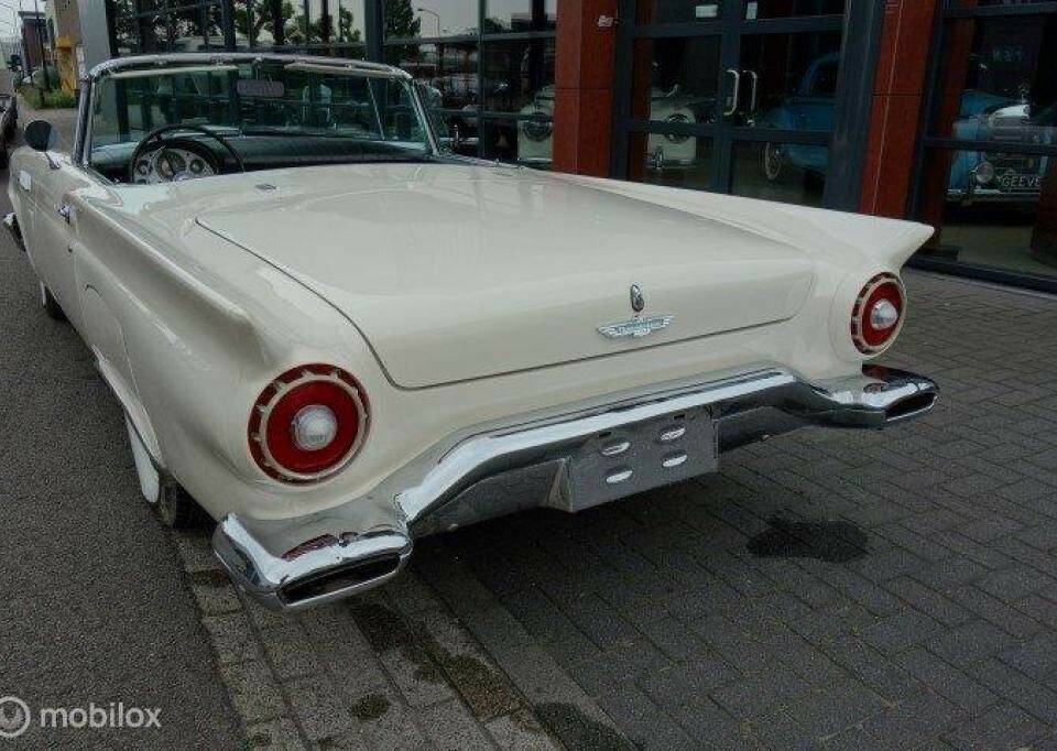 Image 5/6 of Ford Thunderbird (1957)