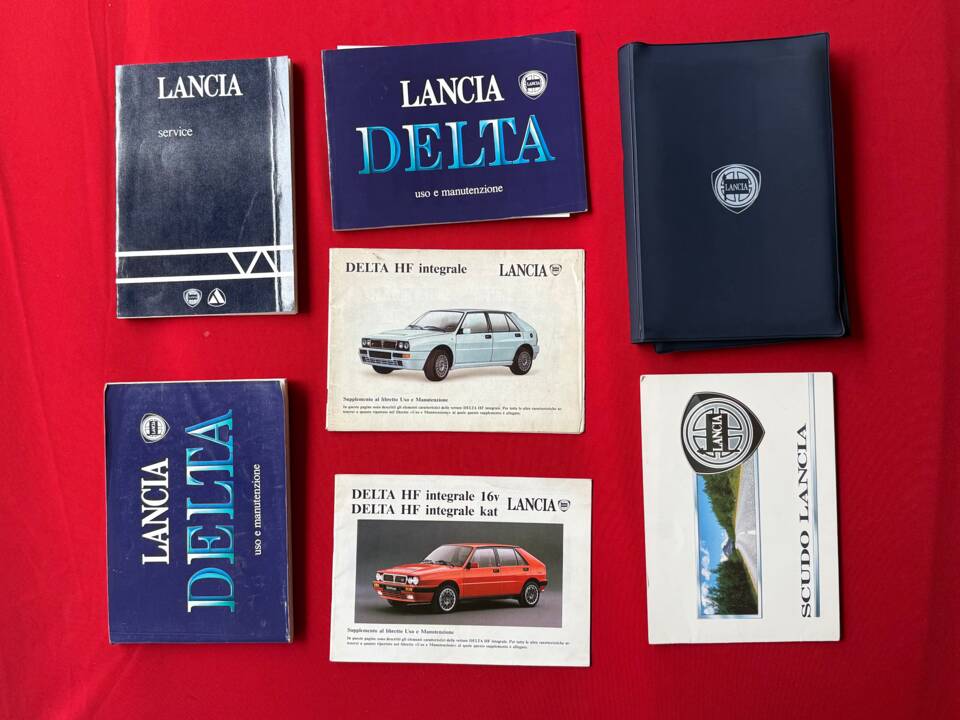 Image 21/35 of Lancia Delta HF Integrale 16V (1990)