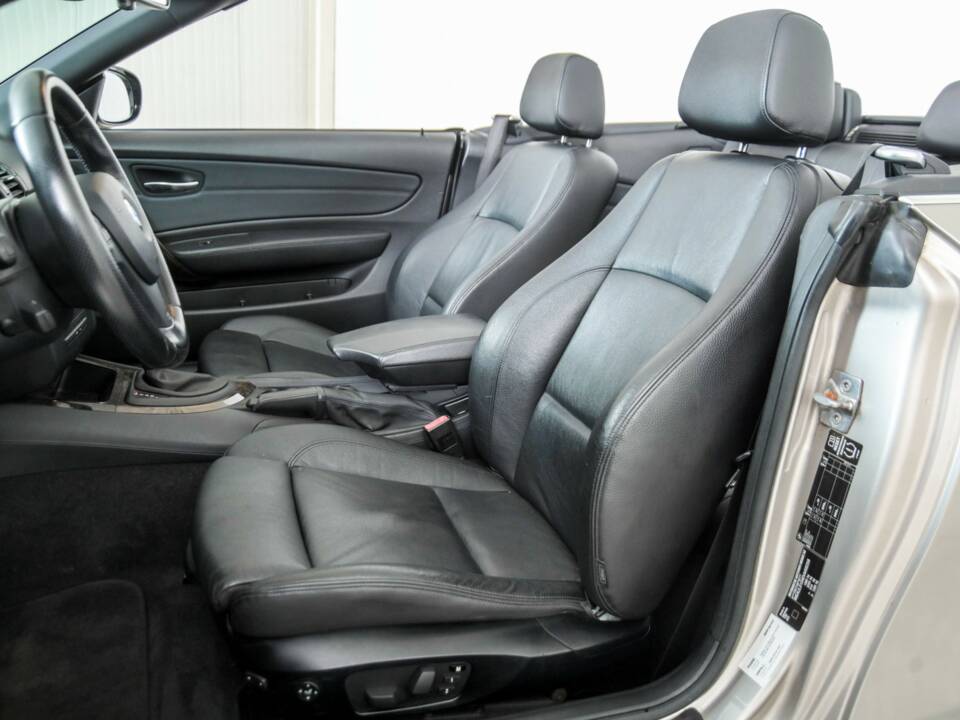 Immagine 15/50 di BMW 125i (2011)